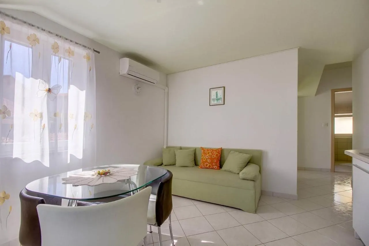Apartment Jasna マリ・ロシニュ 0*,  クロアチア